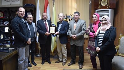 رئيس جامعة بني سويف يستقبل عميد معهد تكنولوجيا البيئة الياباني