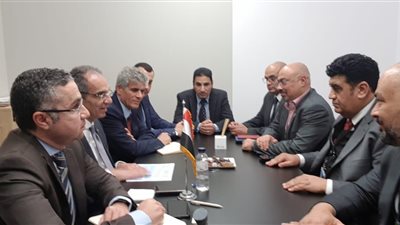  وزير الاتصالات يناقش مع مسئولي البنك الدولي التعاون في تنفيذ استراتيجية زيادة الصادرات 