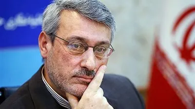 السفير الإيراني لدى بريطانيا يوجه دعوة بخصوص استقالة ظريف