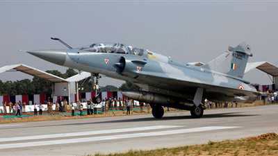 الجيش الباكستاني يعلن أسر طيار بعد إسقاط طائرتين هنديتين داخل المجال الجوي  