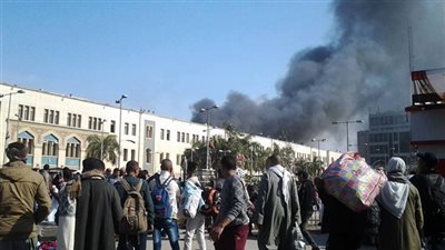 التفاصيل الكاملة لحريق قطار داخل محطة مصر