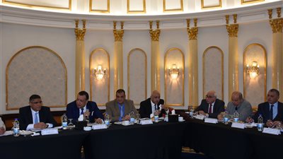   مجلس أمناء القاهرة الجديدة يناقش تطوير 10 مشروعات خدمية مُلحّة للمواطنين