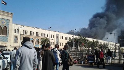 فريق من نيابة جنوب القاهرة ينتقل لمشرحة زينهم في واقعة حادث قطار محطة مصر