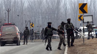 فرنسا تدعو الهند وباكستان إلى التهدئة في كشمير