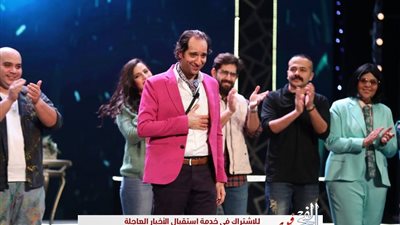 أحمد أمين منتج وزعيم عصابة في أمين وشركاه