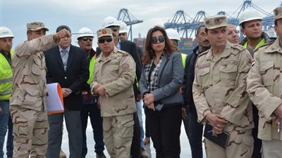 كامل الوزير يتفقد أعمال إنشاء المحطة متعددة الأغراض بميناء دمياط (صور)