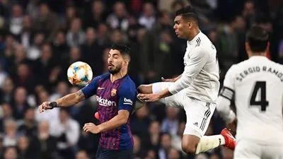 عاجل.. سواريز يسجل الهدف الأول لبرشلونة في شباك ريال مدريد (فيديو)