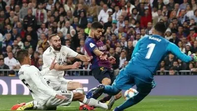 سواريز الأعلى.. تعرف على تقييم لاعبي برشلونة وريال مدريد بعد الكلاسيكو