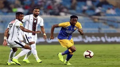 النصر يصارع الشباب في الدوري السعودي 