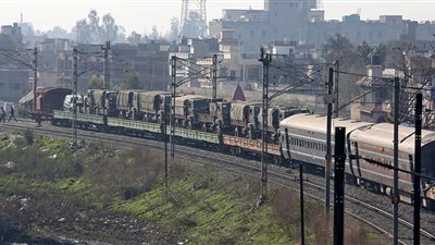 صحيفة: سفن وقود هندية تصل منطقة كشمير في ظل التوترات مع باكستان