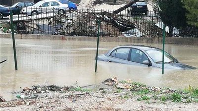 شوارع الأردن تغرق بمياه الأمطار وتشل حركة السير