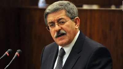 أويحي محذرا: الحرب في سوريا بدأت أيضا بتقديم الورود