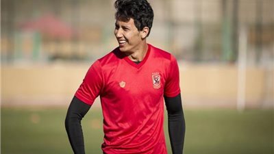 طبيب الأهلي يطمئن على عمرو جمال