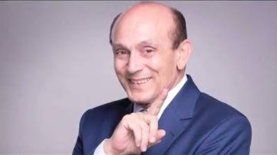 جولة مع الفنانين.. محمد صبحي يحذر من صفحة تنتحل شخصيته