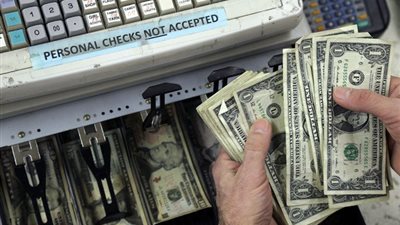 تراجع الدخل الشخصي في أمريكا للمرة الأولى في ثلاث سنوات