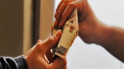 100 مليون صحة: التحقيق مع العاملين بـ3 مقرات بالغربية لتقاضيهم أموالاً من المواطنين