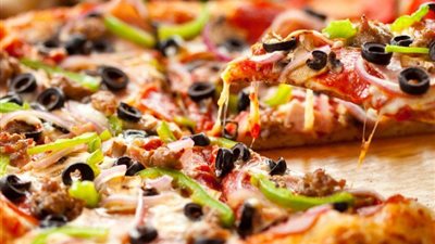 طريقة عمل بيتزا بالخضار 