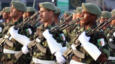 المعارضة الجزائرية تدعو الجيش لحماية 