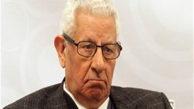 مكرم محمد أحمد: التنظيمات الإرهابية يستغلون مواقع التواصل لبث أكاذيبهم