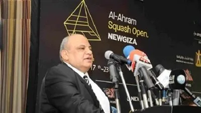 عاصم خليفة: 