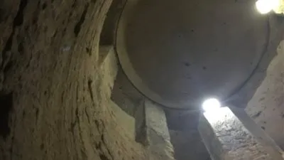 مغامرة على عمق 42 مترًا في مقابر كوم الشقافة الأثرية (صور)