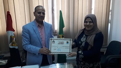 وكيل تعليم الفيوم: يكرم مدير مدرسة محمد معبد و6 عمال نوبتجية لتميزهم في العمل 