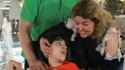 جولة مع الفنانين.. مها أحمد تطلب الدعاء لنجلها