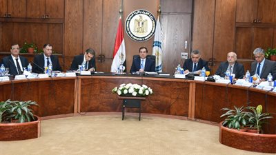  وزير البترول يترأس أعمال الجمعية العامة لشركة 