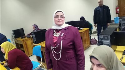 وكيل تعليم كفرالشيخ تتابع امتحانات المتقدمين للوظائف بالمركز التكنولوجي