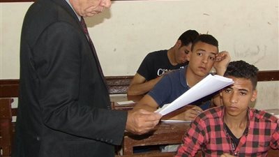 تفاصيل اجتماع وكيل تعليم دمياط بمديري الإدارات الداخلية