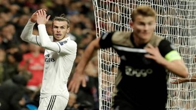 نجم أياكس يفاجئ ريال مدريد بتصريح ناري بعد فضيحة البيرنابيو