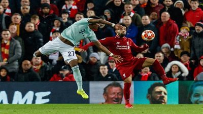 تدريب منفرد لمحمد صلاح صباحا.. والجماهير ترد (صورة)