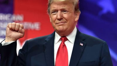 ترامب يفتح جبهة 