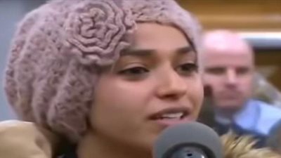 قاض أمريكي يتعاطف مع مبتعثة ويسقط المخالفات عنها (بالفيديو)