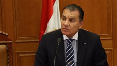 حاتم باشات يطالب البرلمان الإفريقي بإيجاد حلول للاجئين