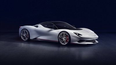 بينينفارينا تطلق سيارتها 