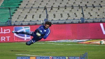 فرج عامر يعلن استمرار 