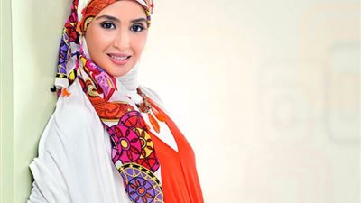 حكايات اليوم.. بداية العام بالصمت في إندونيسيا.. وميلاد حنان ترك