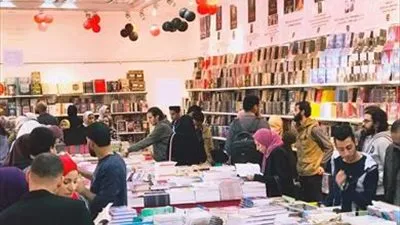 إقبال كثيف على معرض عصير الكتب بـ'ثقافة المنيا'