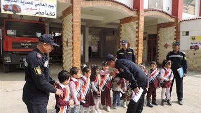 الحماية المدنية بالفيوم تستضيف طلاب 11 مدرسة للتعرف على دور العمل الشرطي