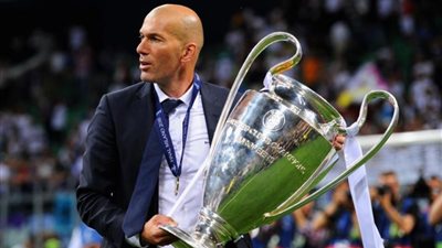 الكشف عن مطالب زين الدين زيدان للعودة إلى ريال مدريد