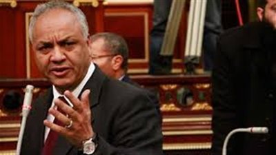 تعليق ناري لمصطفى بكري على خبر إقالة رئيس معهد القلب 