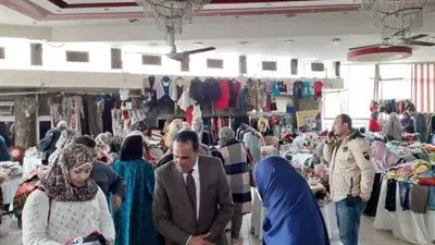 رئيس مدينة بنها يفتتح فعاليات معرض 