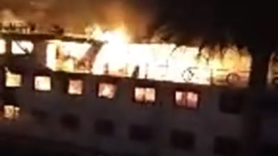 3 سيارات إطفاء إضافية للسيطرة على حريق مركب نيلي بالمعادي 