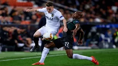 فالنسيا يحقق فوزا باهتا على كراسنودار في ذهاب دور الـ16 بالدوري الأوروبي