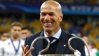 خطوة وحيدة تفصل زيدان عن العودة لريال مدريد