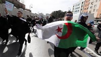 الجزائر: إصابة 112 شخصا بينهم رجال أمن خلال المواجهات