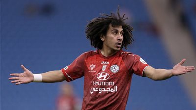 شاهد لقطة طرد حسين السيد أمام النصر (فيديو)