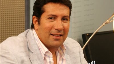 هاني رمزي يهنئ زوجته وابنته ووالدته باليوم العالمي للمرأة