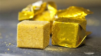 الغذاء والدواء تُصدر تحذيرًا مهمًا من رقائق البطاطس ومكعبات مرق الدجاج